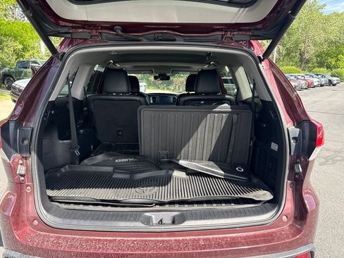 Used 2019 Toyota Highlander XLE AWD/4WD image 10