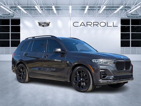 Used 2022 BMW X7 xDrive40i w/ Premium Package image 2