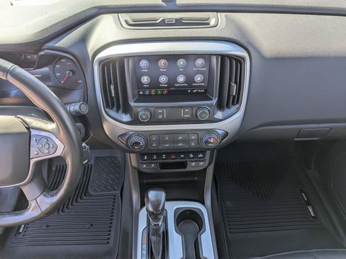Used 2022 Chevrolet Colorado ZR2 w/ ZR2 Dusk Special Edition AWD/4WD image 16