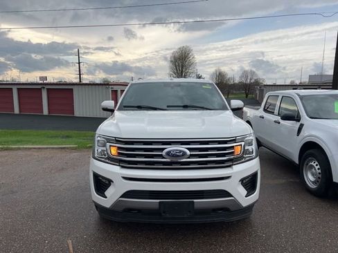 Used 2020 Ford Expedition XLT w/ Equipment Group 202A AWD/4WD image 2