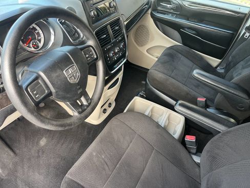 Used 2013 Dodge Grand Caravan SE FWD image 16