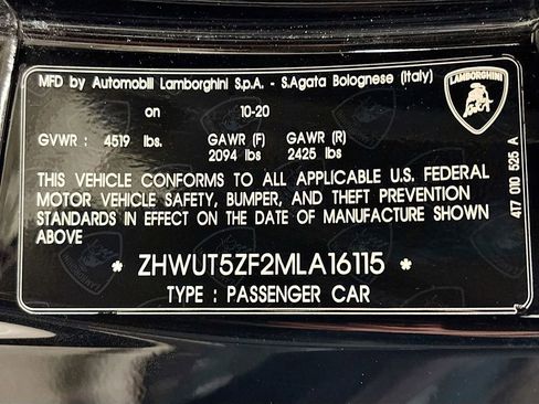 Used 2021 Lamborghini Huracan EVO image 28