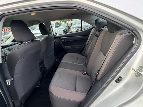 Used 2018 Toyota Corolla LE FWD image 12