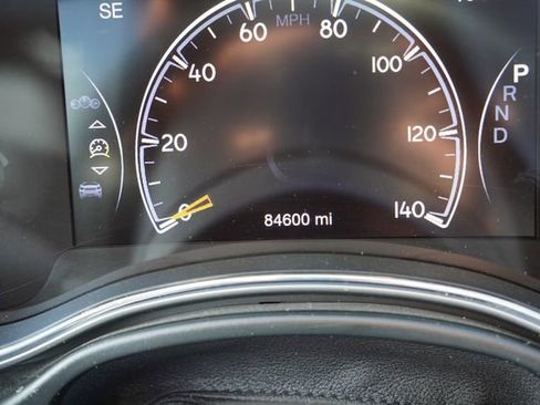 Used 2022 Jeep Grand Cherokee Limited image 8