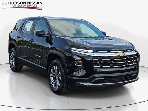 Used 2025 Chevrolet Equinox LT FWD image 1