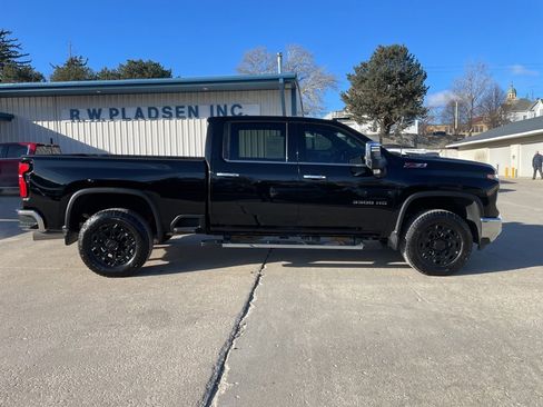 Used 2024 Chevrolet Silverado 3500 LTZ w/ LTZ Plus Package image 20