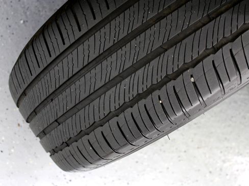 Used 2018 Mercedes-Benz GLS 450 4MATIC w/ Premium Package image 91