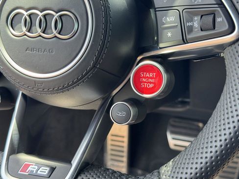 Certified 2023 Audi R8 V10 performance w/ Premium Package RWD image 32