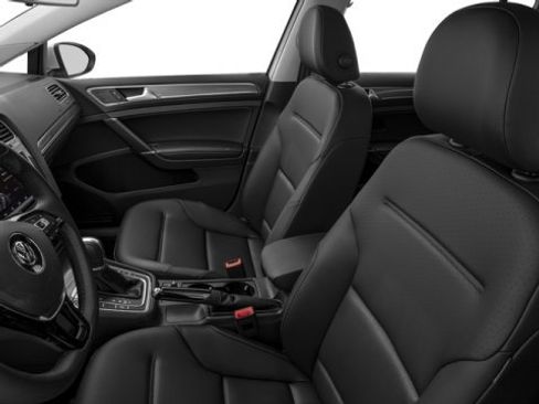 Used 2017 Volkswagen Golf Alltrack SE image 9