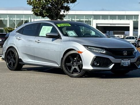 Used 2019 Honda Civic Sport Touring image 2