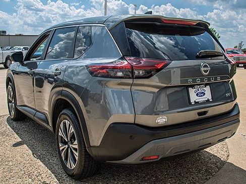 Used 2023 Nissan Rogue SV FWD image 3