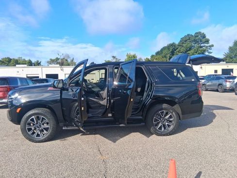 Used 2023 Chevrolet Tahoe Z71 w/ Luxury Package AWD/4WD image 22