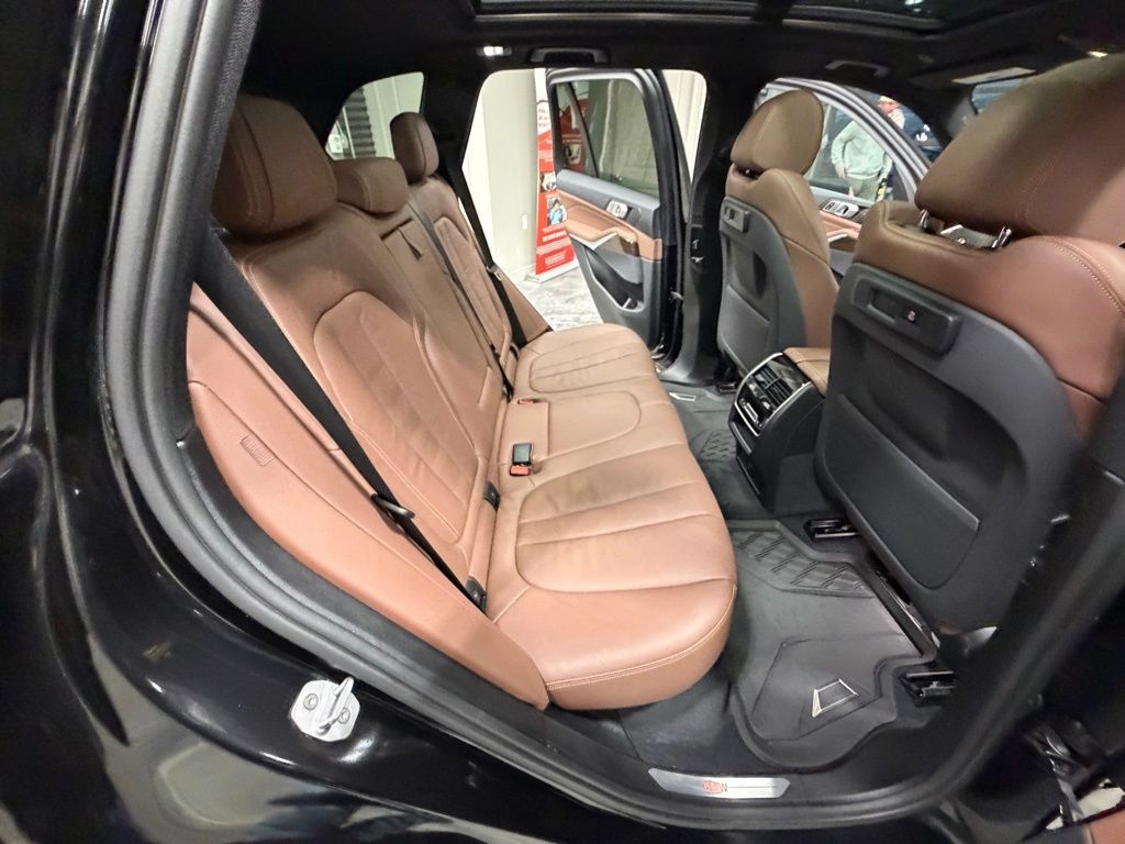 Used 2019 BMW X5 xDrive40i w/ Convenience Package AWD/4WD image 48
