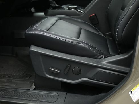 New 2026 Ford Bronco Outer Banks image 7