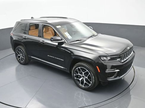 New 2025 Jeep Grand Cherokee Summit image 57