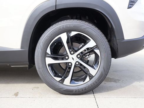 New 2026 Chevrolet Trax RS w/ Sunroof Package FWD image 36