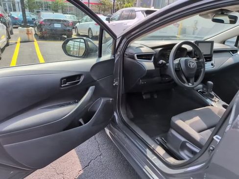 Used 2024 Toyota Corolla LE FWD image 9
