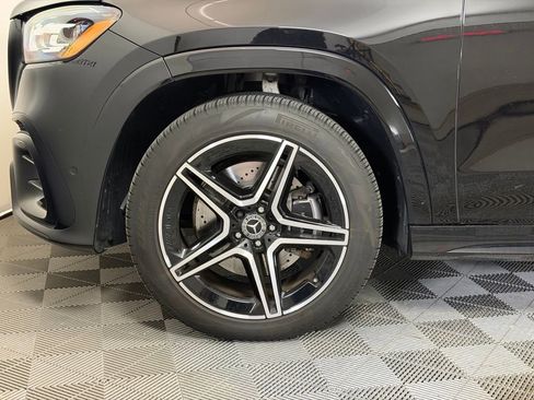 Used 2025 Mercedes-Benz GLS 450 4MATIC image 11