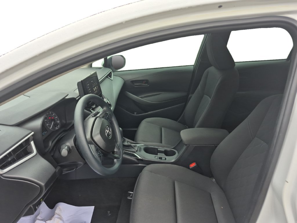 Used 2025 Toyota Corolla LE FWD image 9