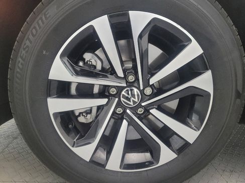 Used 2022 Volkswagen Tiguan S FWD image 31