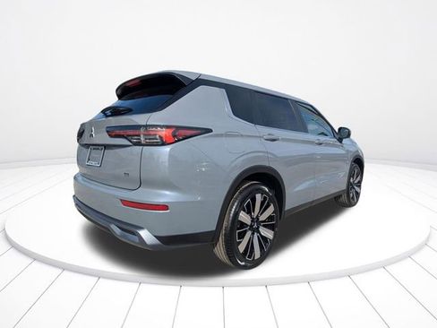 New 2026 Mitsubishi Outlander SE image 4