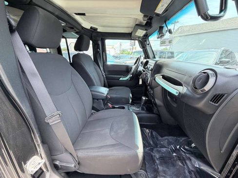 Used 2017 Jeep Wrangler Unlimited Sport w/ Quick Order Package 24S AWD/4WD image 30