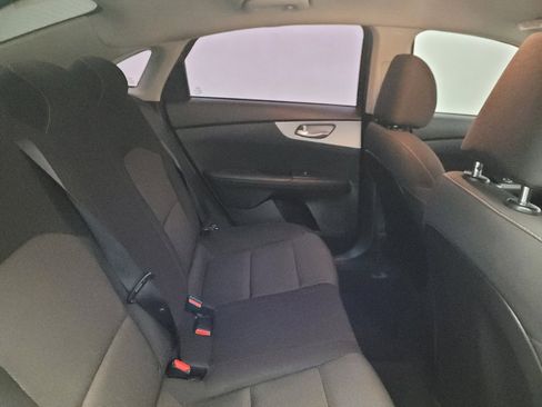 Used 2023 Kia Forte LXS w/ LXS Technology Package FWD image 19