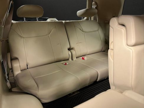 Used 2011 Lexus LX 570 4WD w/ Luxury Pkg image 19