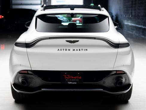 Used 2021 Aston Martin DBX AWD/4WD image 25