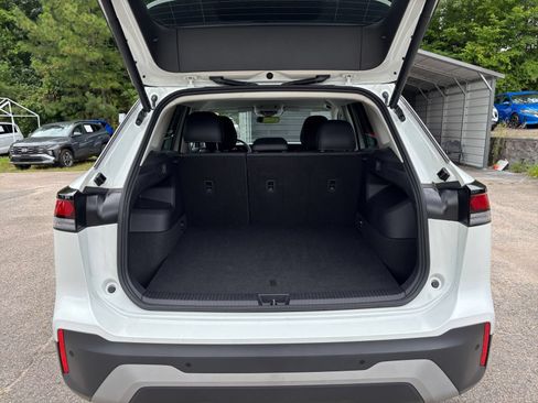 Used 2026 Volkswagen Tiguan SE FWD image 27