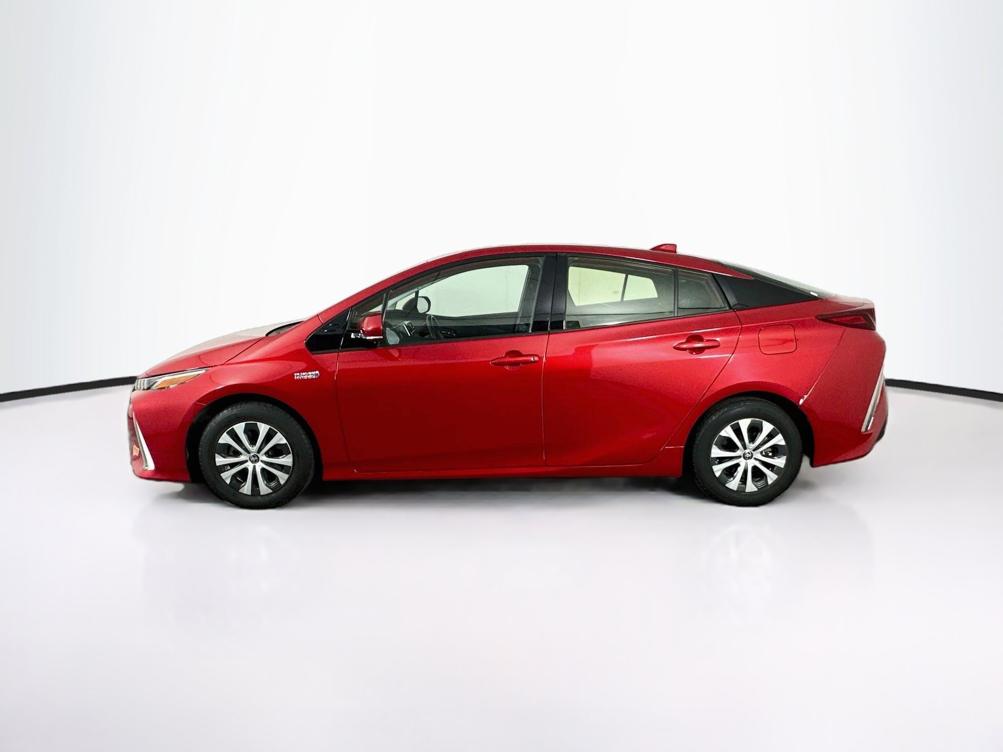 Used 2020 Toyota Prius Prime LE w/ Carpet Mat Package FWD image 4