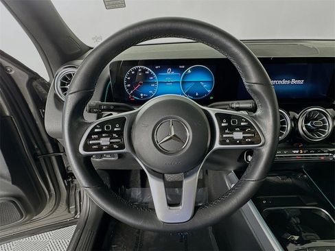 Certified 2022 Mercedes-Benz GLB 250 image 11