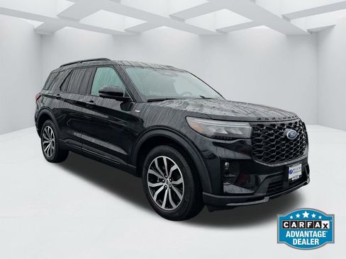 Used 2025 Ford Explorer ST-Line AWD/4WD image 3
