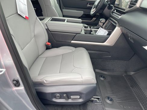 New 2026 Toyota Tundra Limited AWD/4WD image 18