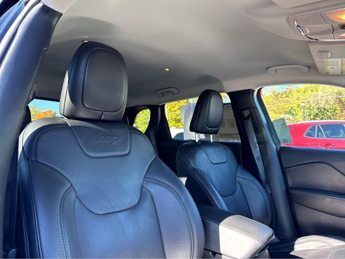 Used 2020 Jeep Cherokee Limited image 8