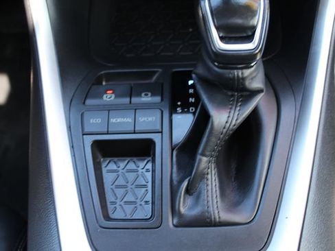 Certified 2020 Toyota RAV4 XLE Premium w/ Carpet Mat Package FWD image 37