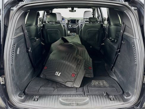 Used 2018 Chrysler Pacifica Touring-L Plus image 22