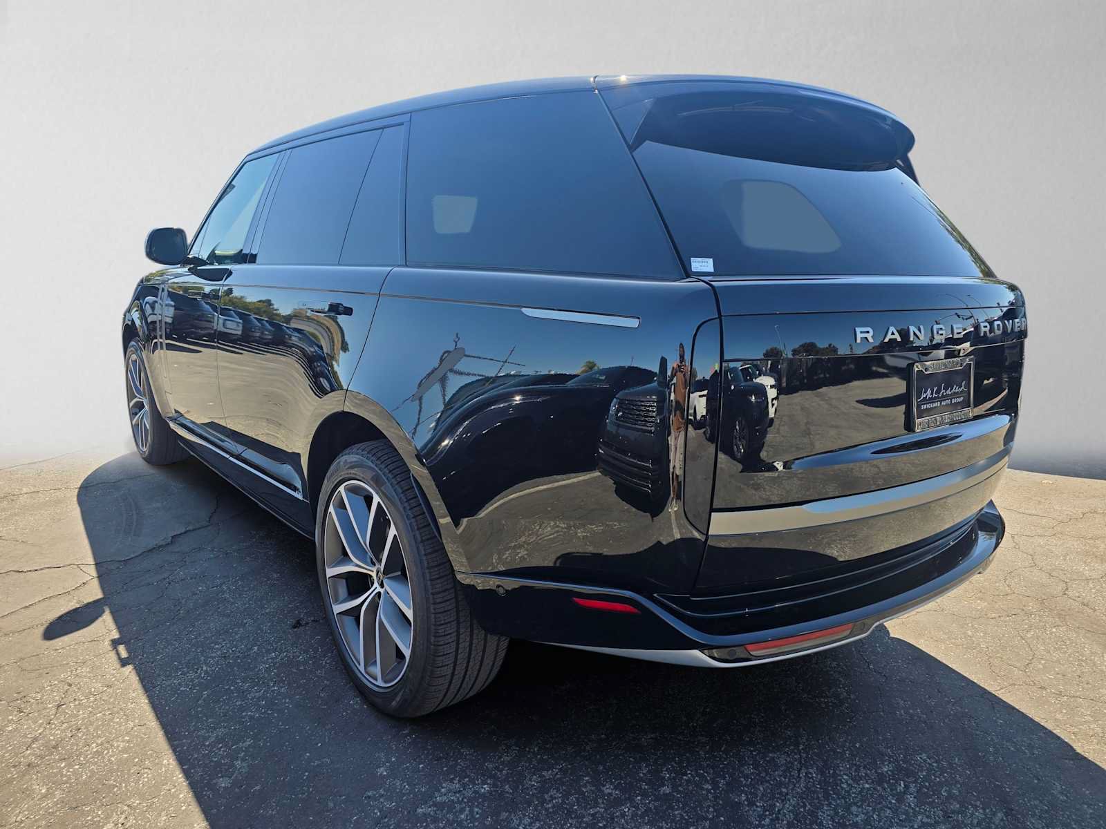 New 2027 Land Rover Range Rover Long Wheelbase SE AWD/4WD image 3