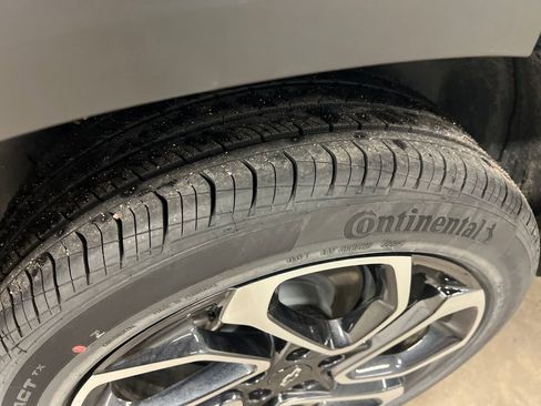 Certified 2025 Chevrolet Trax RS w/ Driver Confidence Package image 11