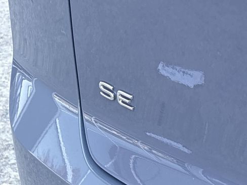 Used 2022 Volkswagen Atlas Cross Sport SE image 15