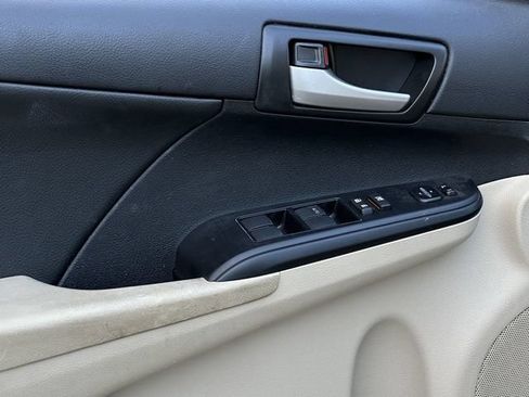Used 2014 Toyota Camry LE FWD image 23