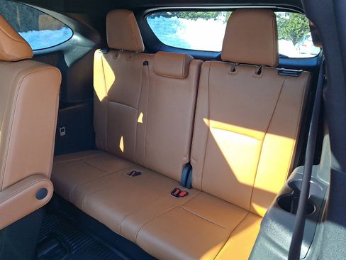 Used 2024 Toyota Highlander Platinum image 10