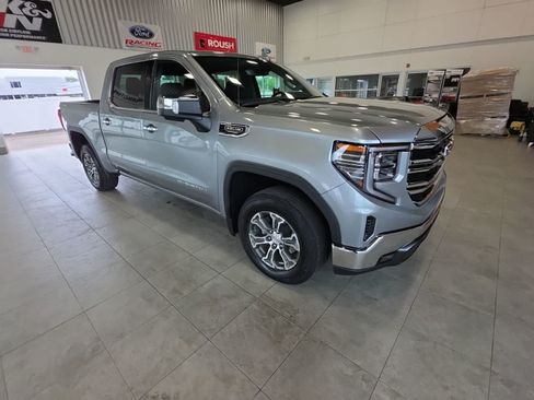 Used 2025 GMC Sierra 1500 SLT AWD/4WD image 7