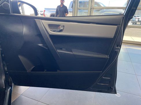 Used 2017 Toyota Corolla LE image 16