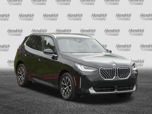 Used 2025 BMW X3 xDrive30i AWD/4WD image 2