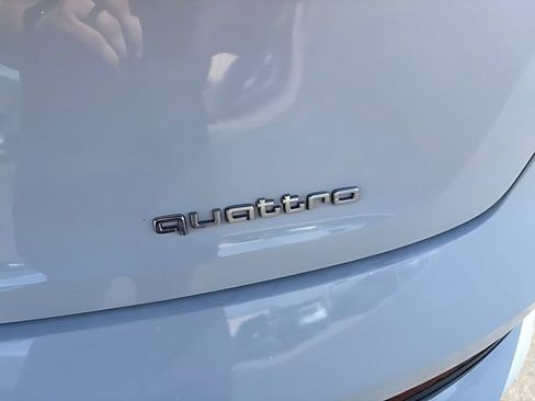 Used 2023 Audi e-tron Premium Plus w/ Premium Plus Package AWD/4WD image 10