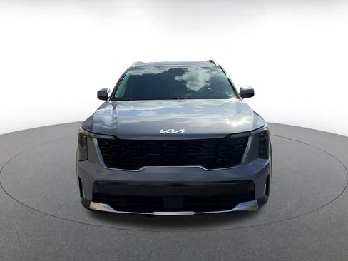 Used 2024 Kia Sorento S image 4