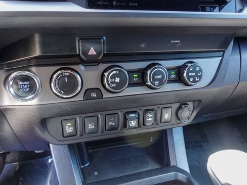 Used 2019 Toyota Tacoma TRD Sport w/ Technology Package AWD/4WD image 21