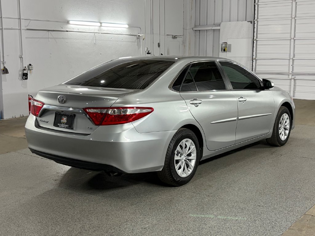 Used 2016 Toyota Camry LE FWD image 10