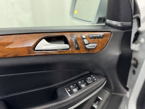 Used 2018 Mercedes-Benz GLS 550 4MATIC w/ Driver Assistance Package image 15